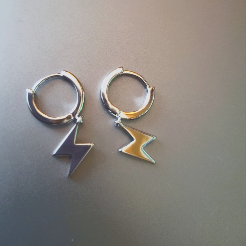 New 12 mm dangling lightning bolt earrings